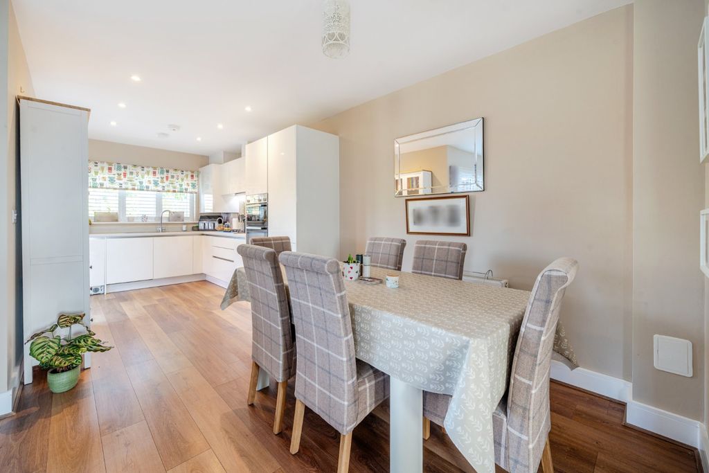 Property photo 3 of 12 Dining Area
