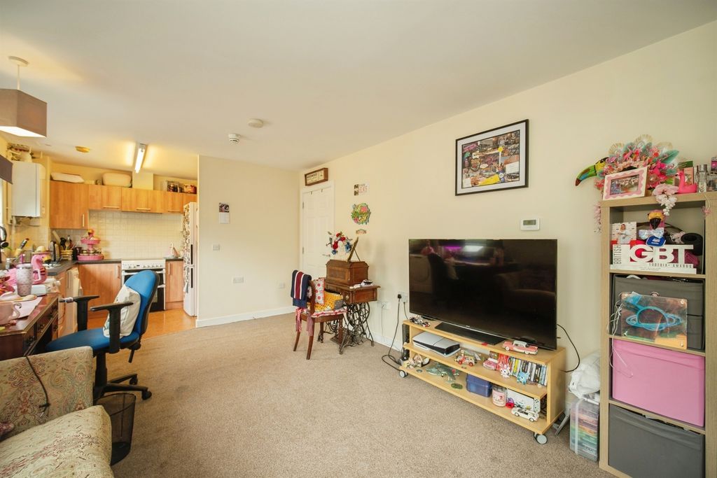 Property photo 2 of 14