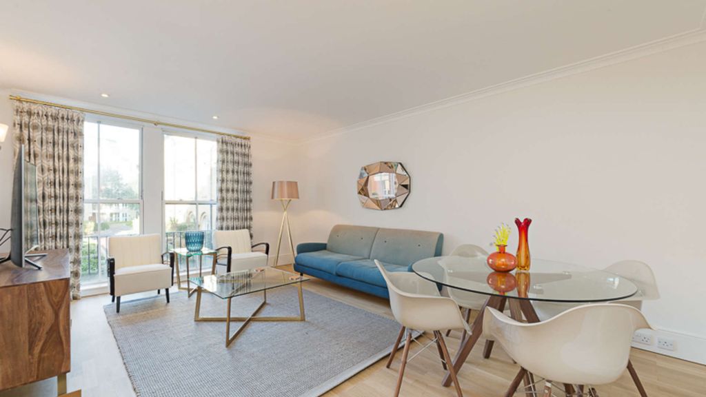 Property photo 2 of 8