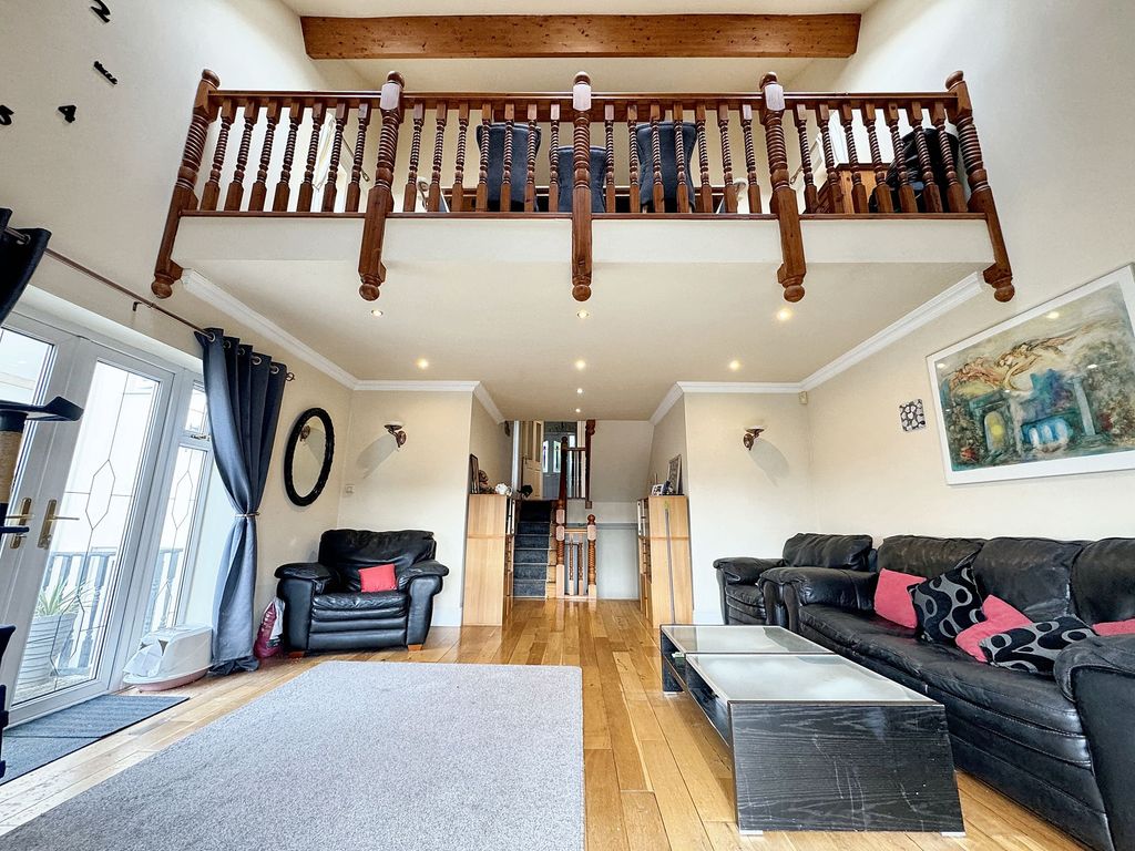 Property photo 1 of 39