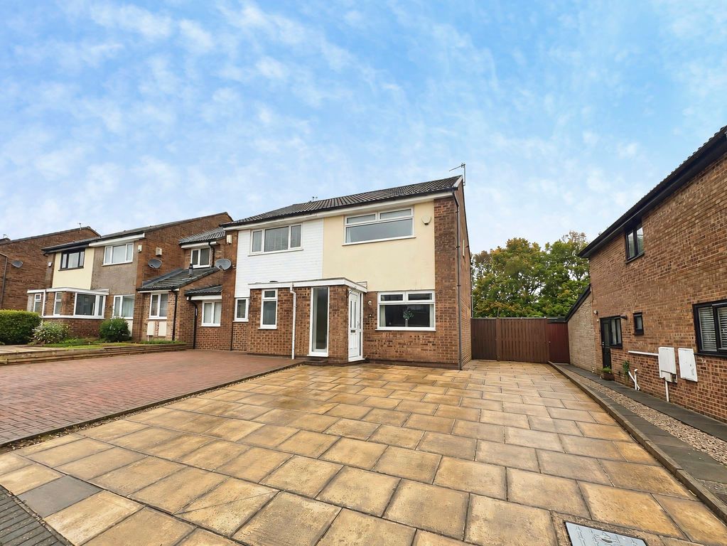Property photo 1 of 11 Front External