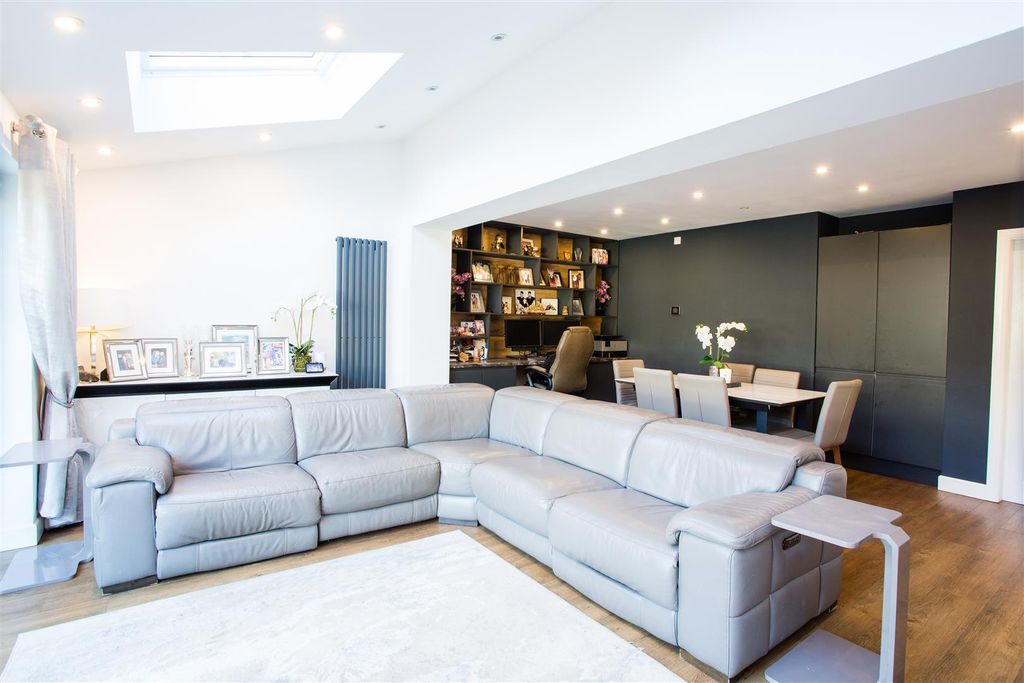 Property photo 3 of 44 Lounge/Dining Room