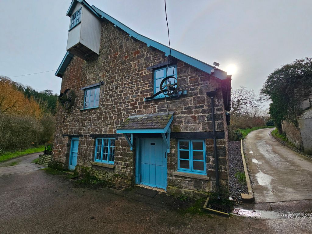 Property photo 1 of 23