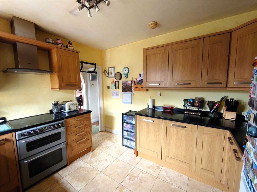 Property photo 2 of 29 Picture No. 21