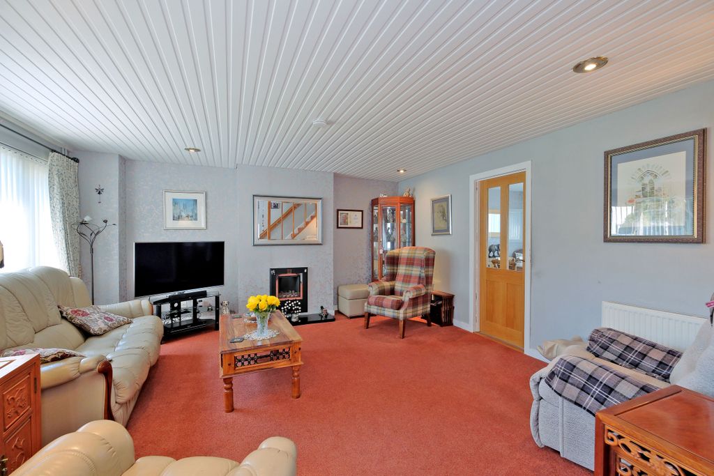 Property photo 3 of 37