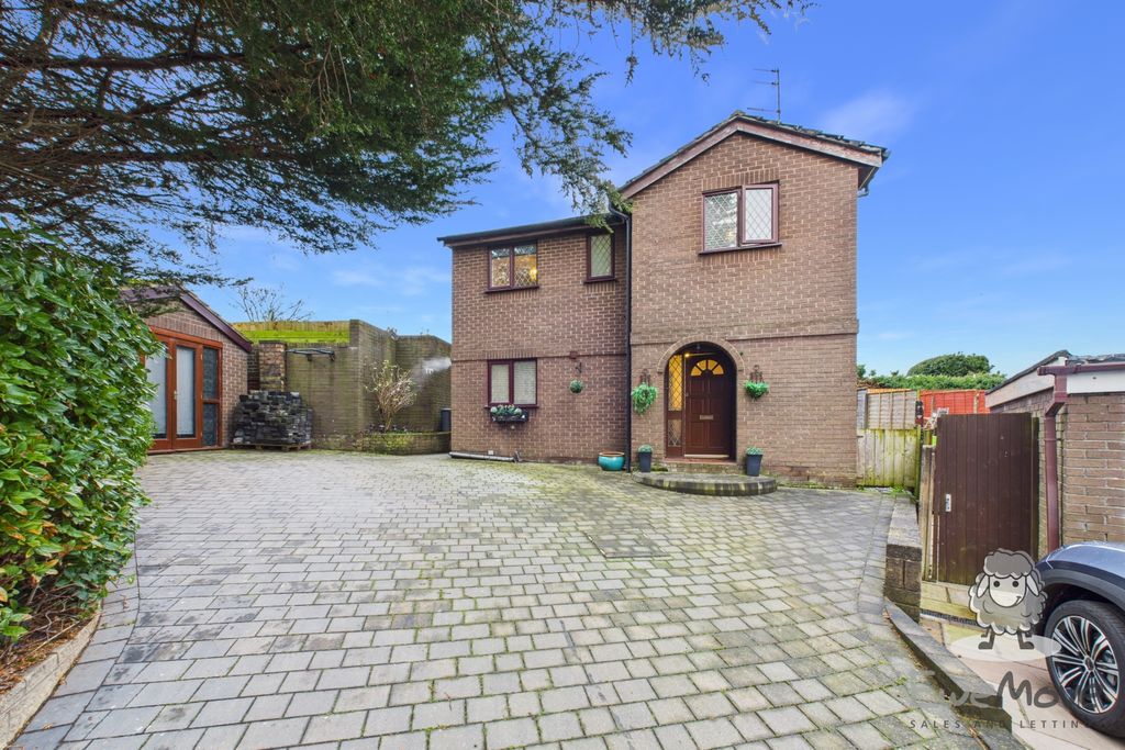 Property photo 1 of 17 1