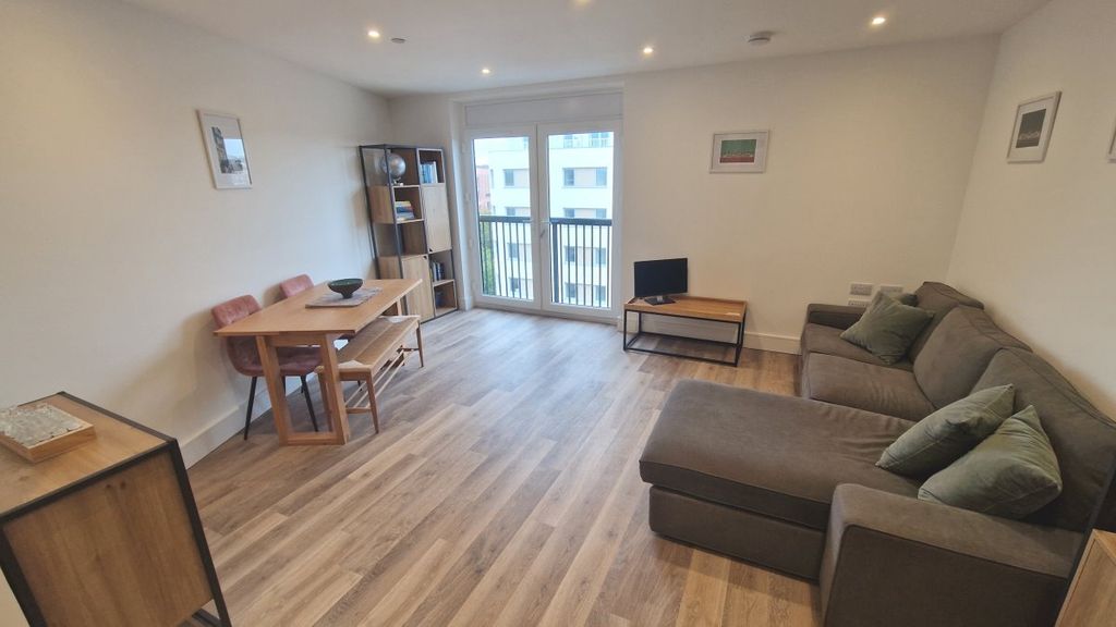 Property photo 2 of 8