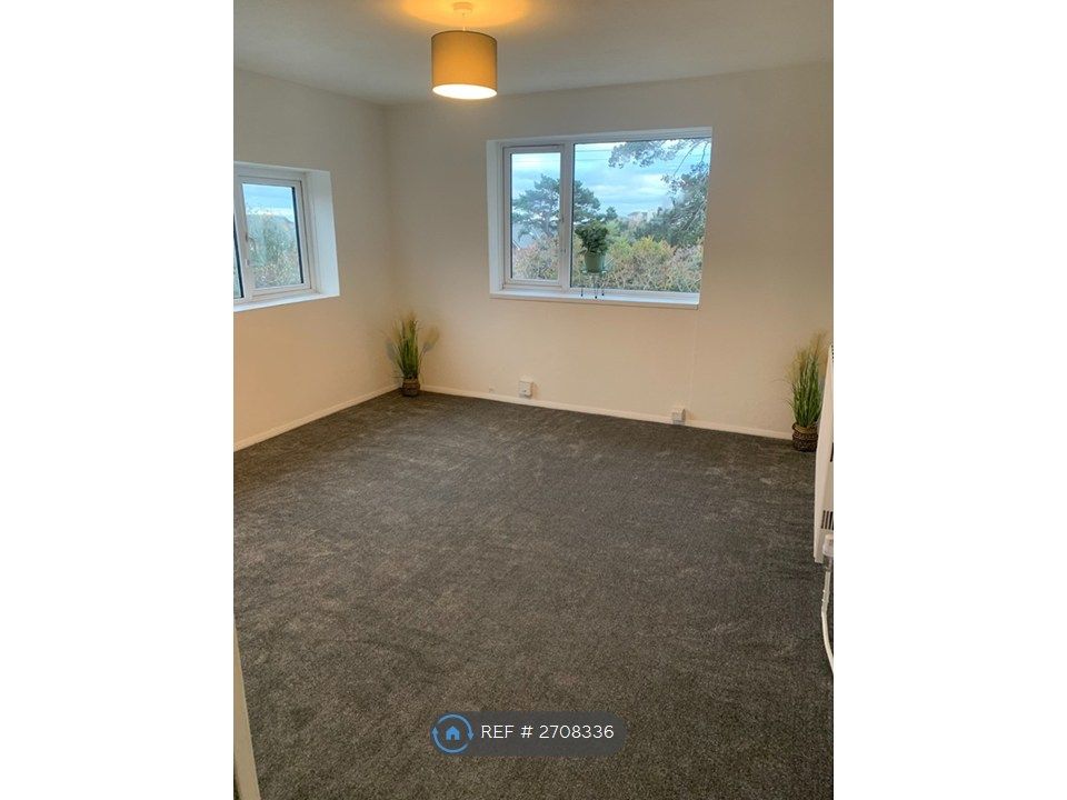 Property photo 1 of 14 Front Room