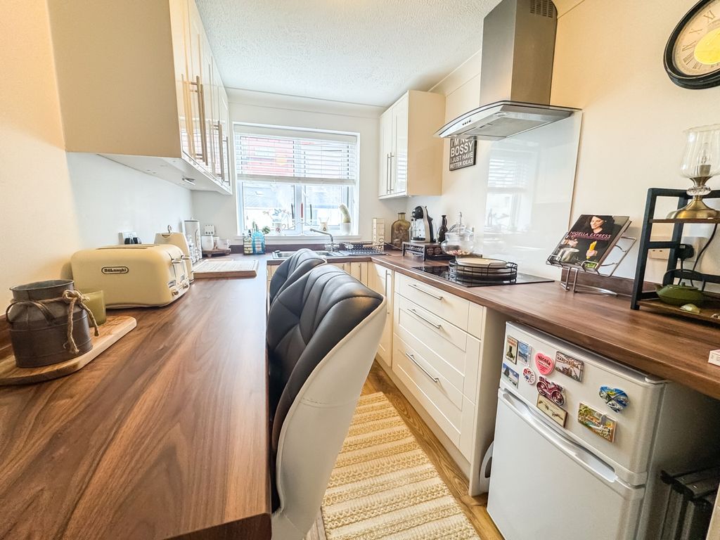 Property photo 3 of 15 Amber Ewemove Saltburn-13