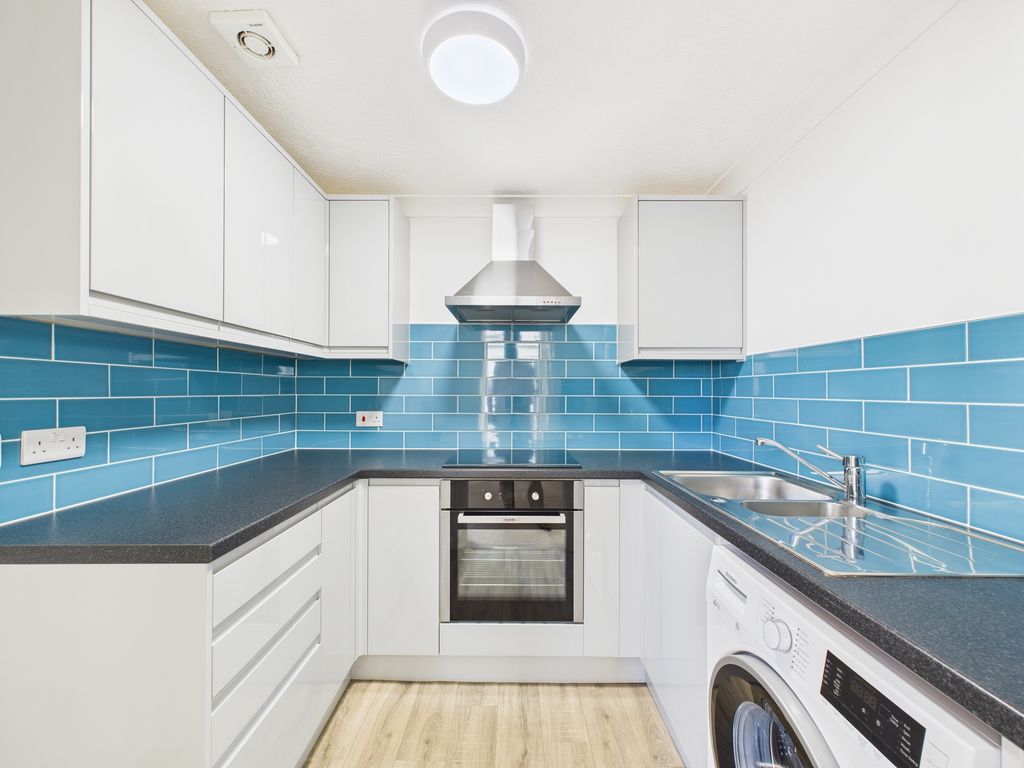 Property photo 2 of 5 Kitchen