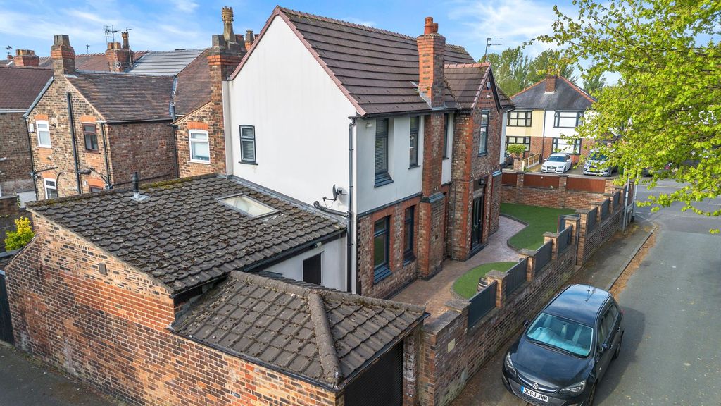 Property photo 2 of 26