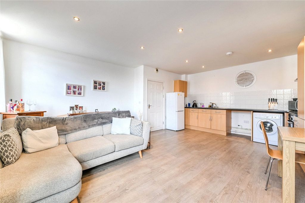 Property photo 2 of 11 Picture No. 06