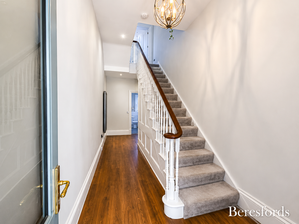 Property photo 2 of 18 Entrance