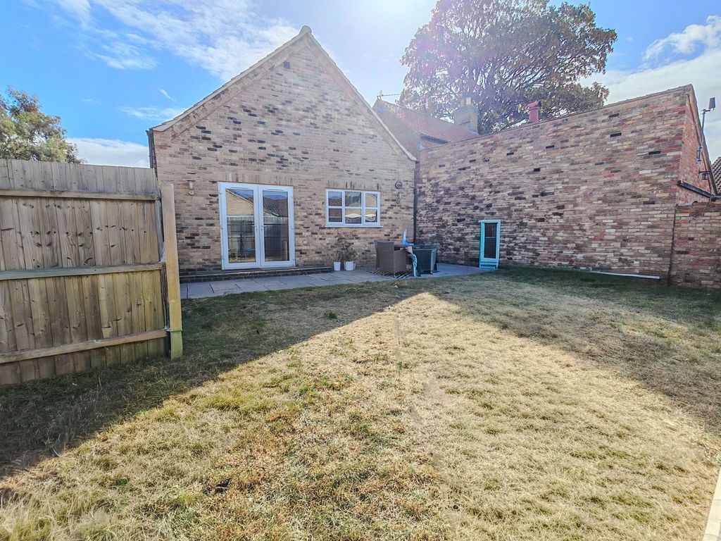 Property photo 1 of 28