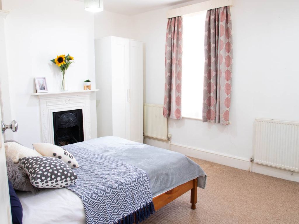 Property photo 1 of 15 Upstairs Bedroom