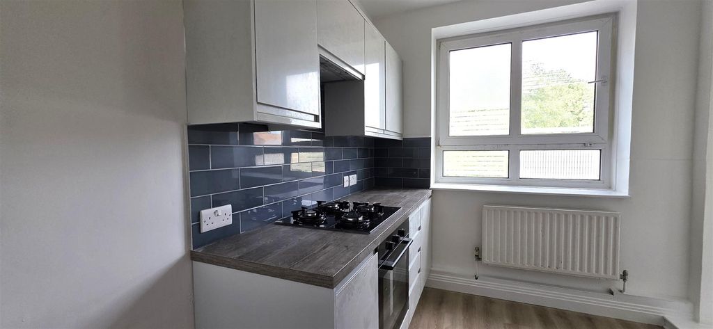 Property photo 3 of 9 Kit 1.Jpg