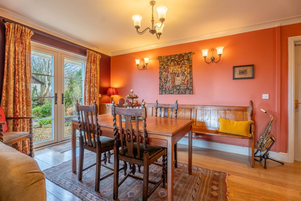 Property photo 3 of 42