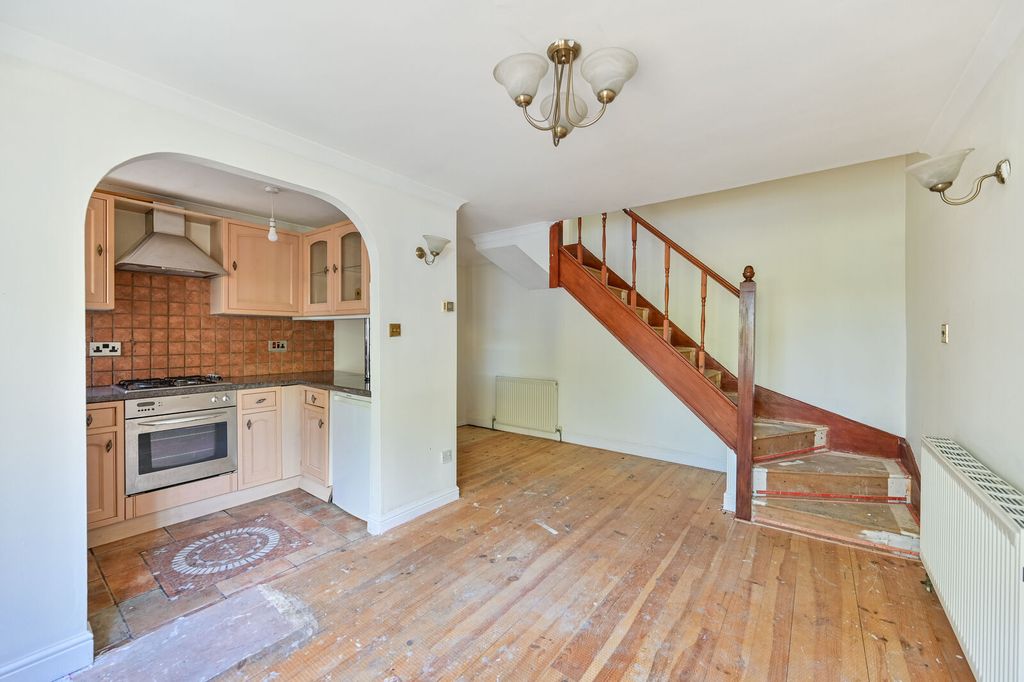 Property photo 1 of 8