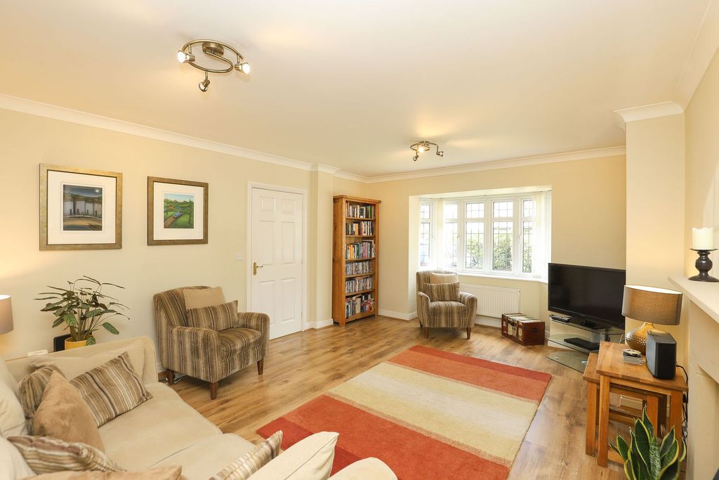 Property photo 2 of 30