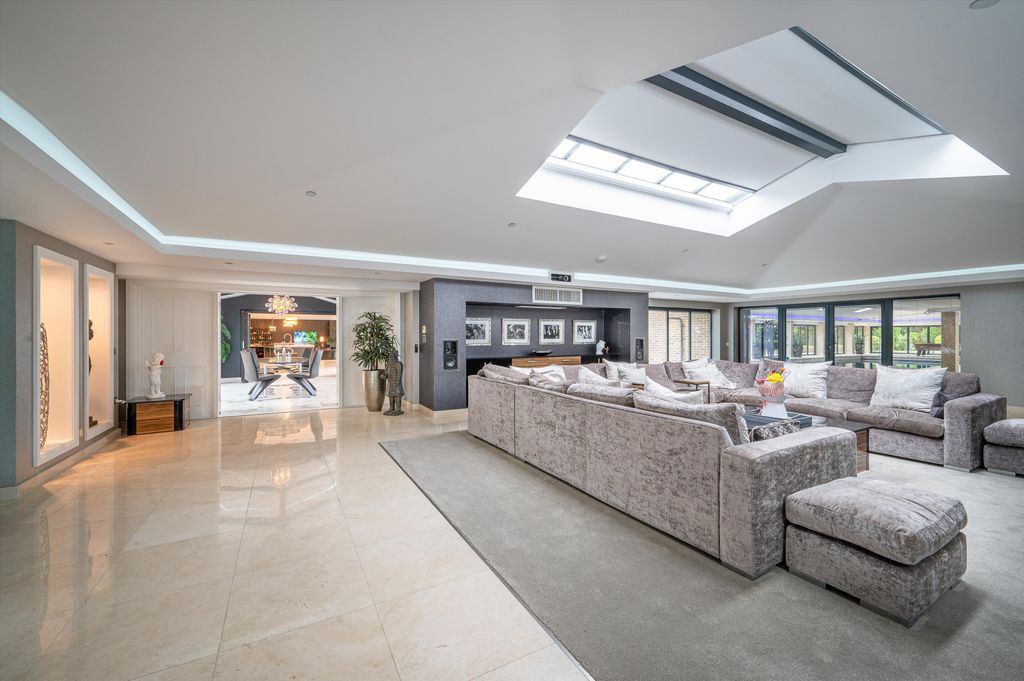 Property photo 3 of 22 Image