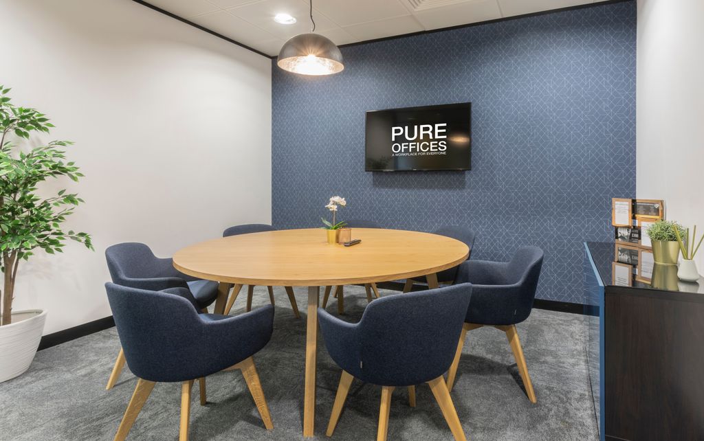 Property photo 3 of 16 Meeting Room