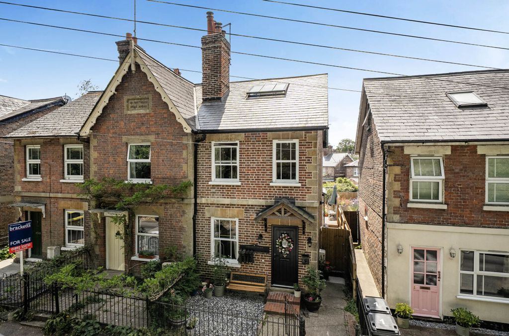 Property photo 1 of 31