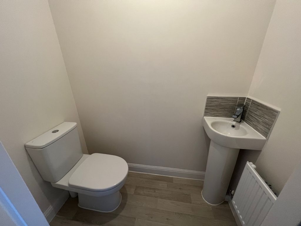 Property photo 2 of 6 Cloakroom/wc