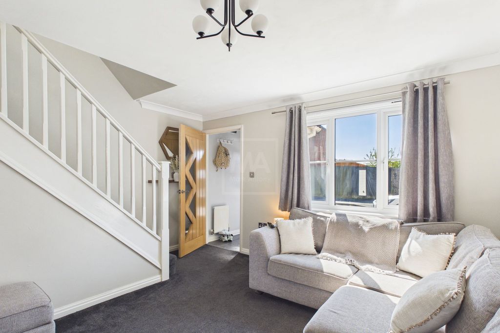 Property photo 3 of 16 Living Room