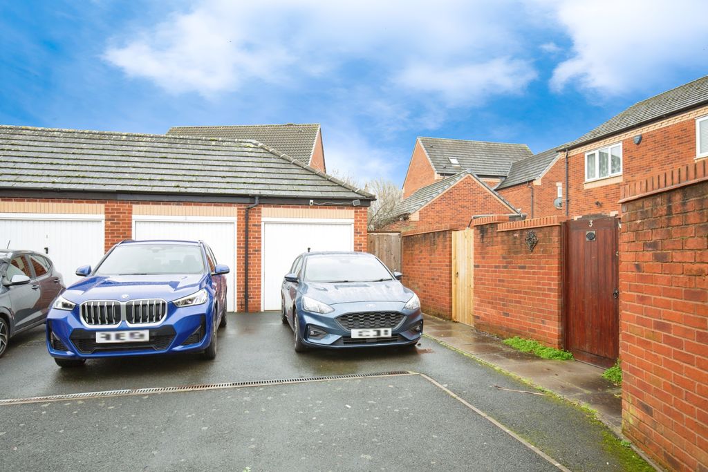 Property photo 2 of 25 5014E508-Mw-9805