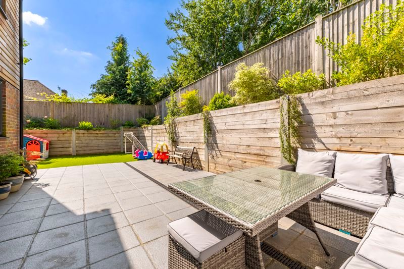 Property photo 1 of 24 Photo 4