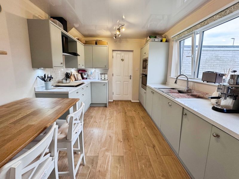 Property photo 2 of 11 Photo 8