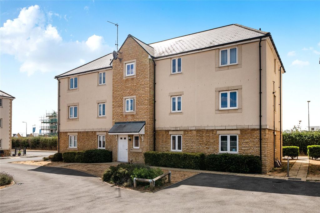 Property photo 1 of 16 External View