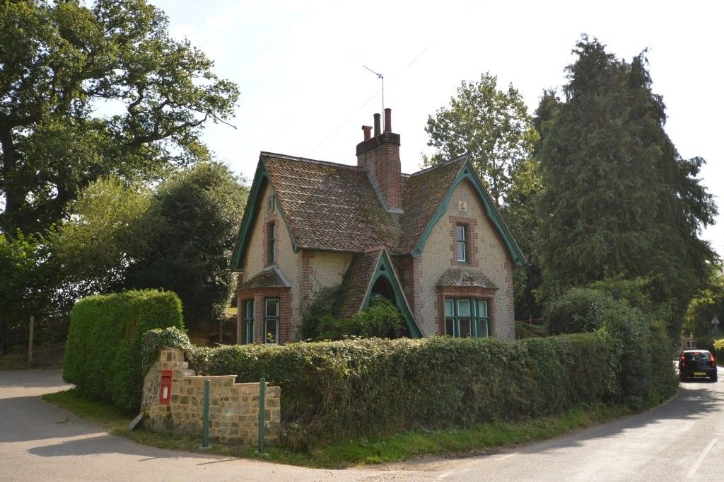 Property photo 1 of 6 Front Property To Let In Rogate (Main)