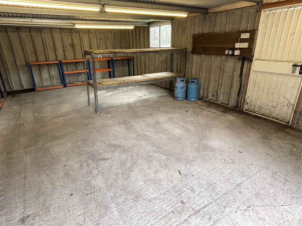 Property photo 3 of 14 Picture No. 11