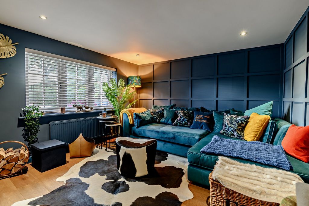 Property photo 3 of 18 Family Room