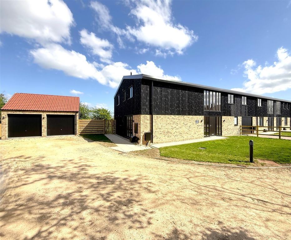 Property photo 2 of 20 Front - 14 Monks Place.Jpg