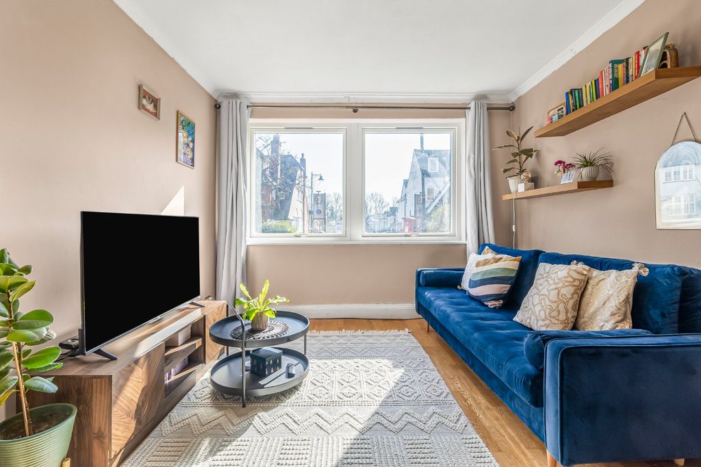 Property photo 1 of 22 Picture No. 09