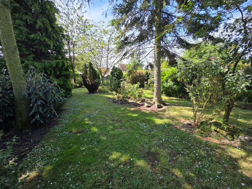 Property photo 2 of 33