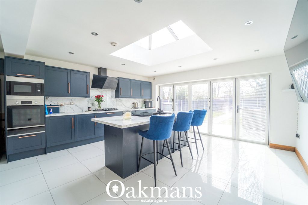 Property photo 2 of 35 Picture No. 24