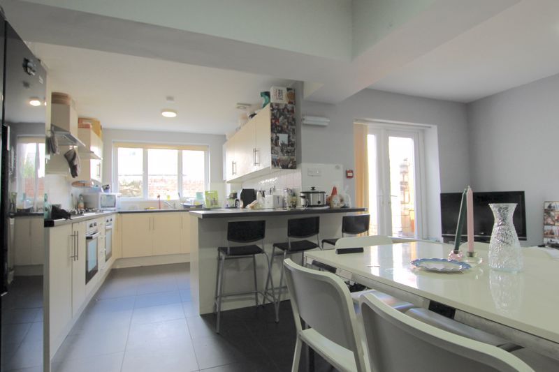 Property photo 2 of 18 Photo 14