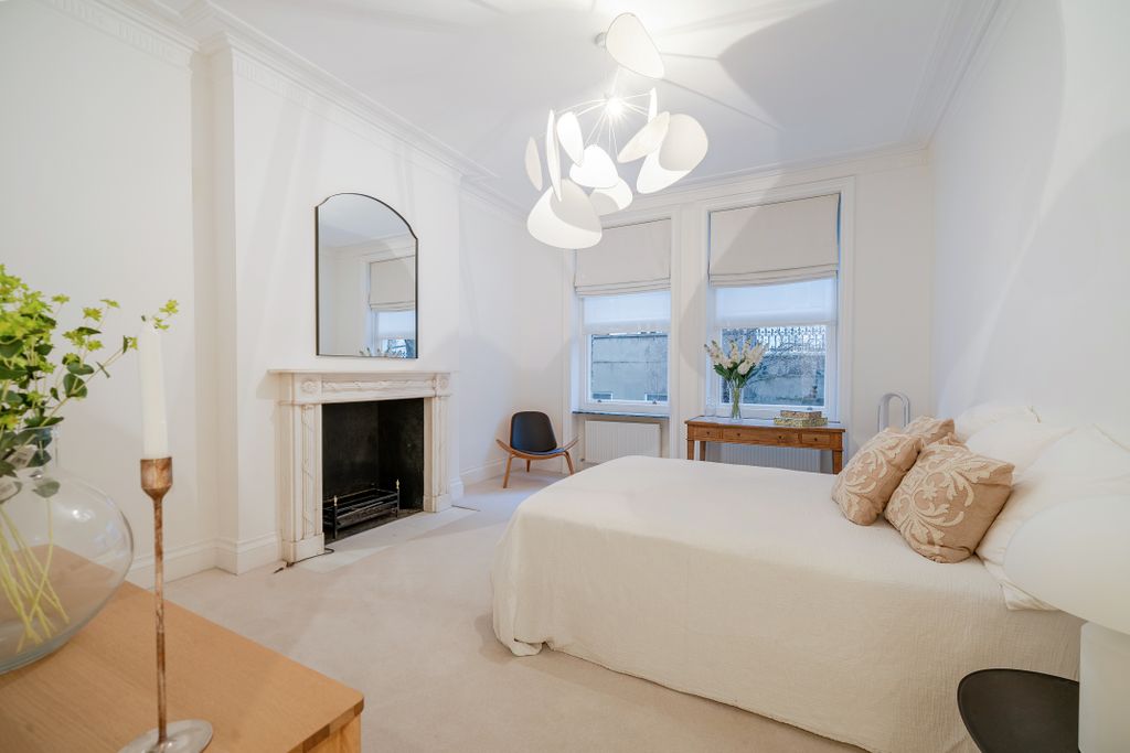 Property photo 3 of 21 Principal Bedroom