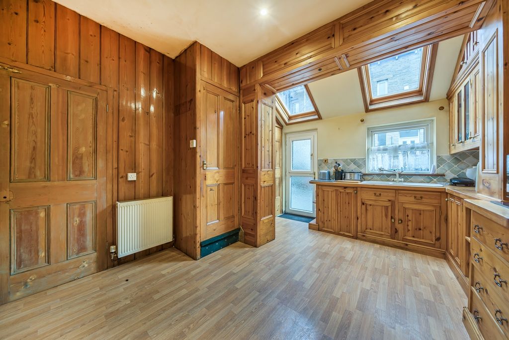 Property photo 3 of 15 Kitchen