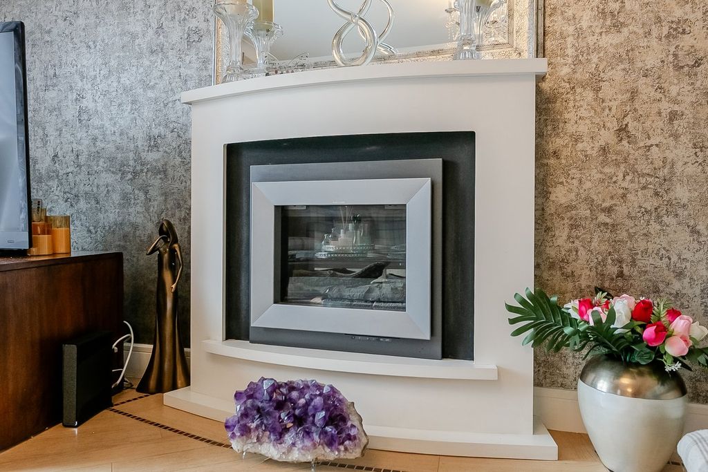 Property photo 3 of 35