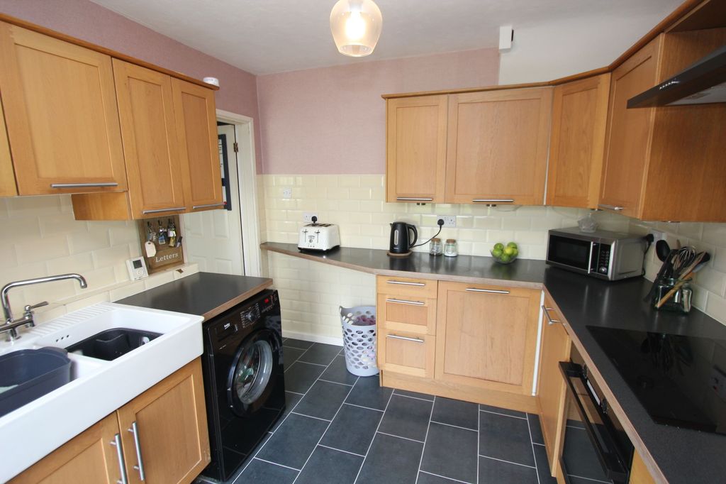 Property photo 3 of 23