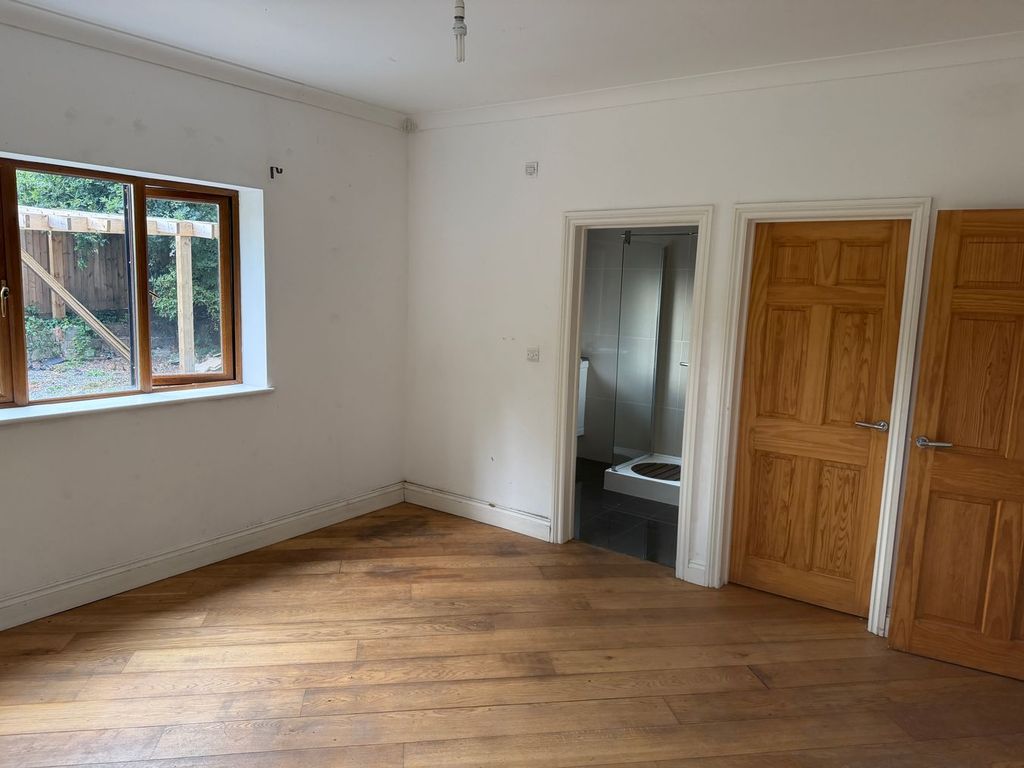 Property photo 3 of 38