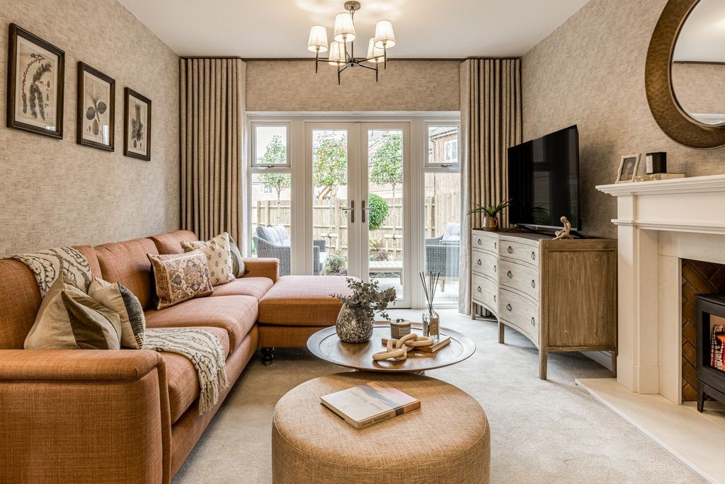 Property photo 3 of 21 Show Home