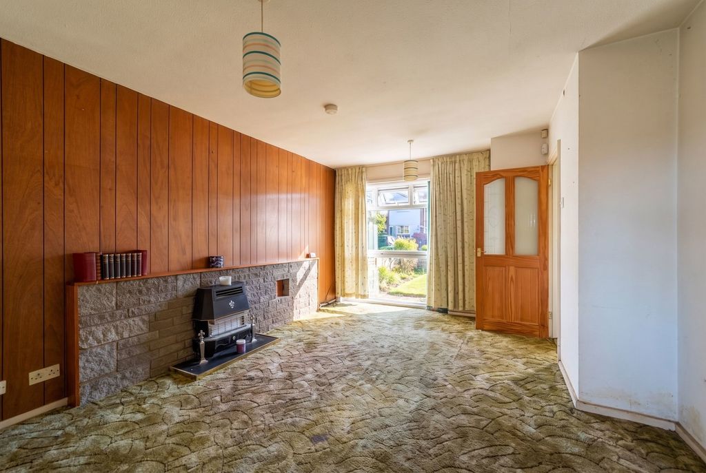 Property photo 2 of 20