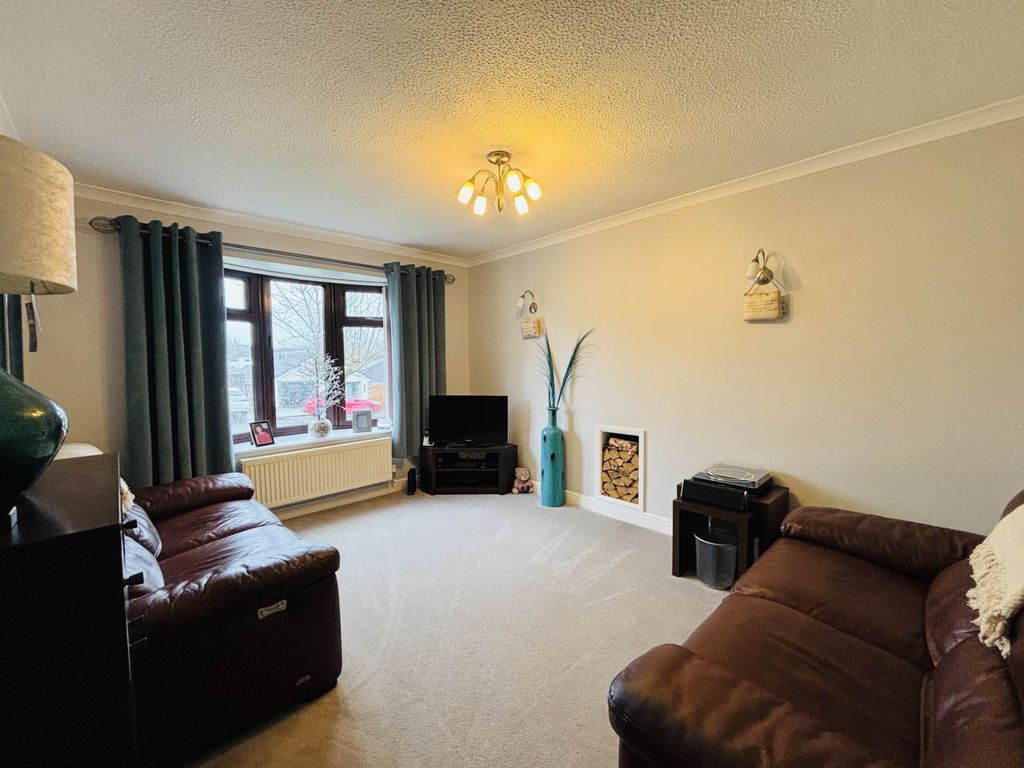 Property photo 2 of 25