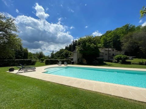 Property photo 2 of 26