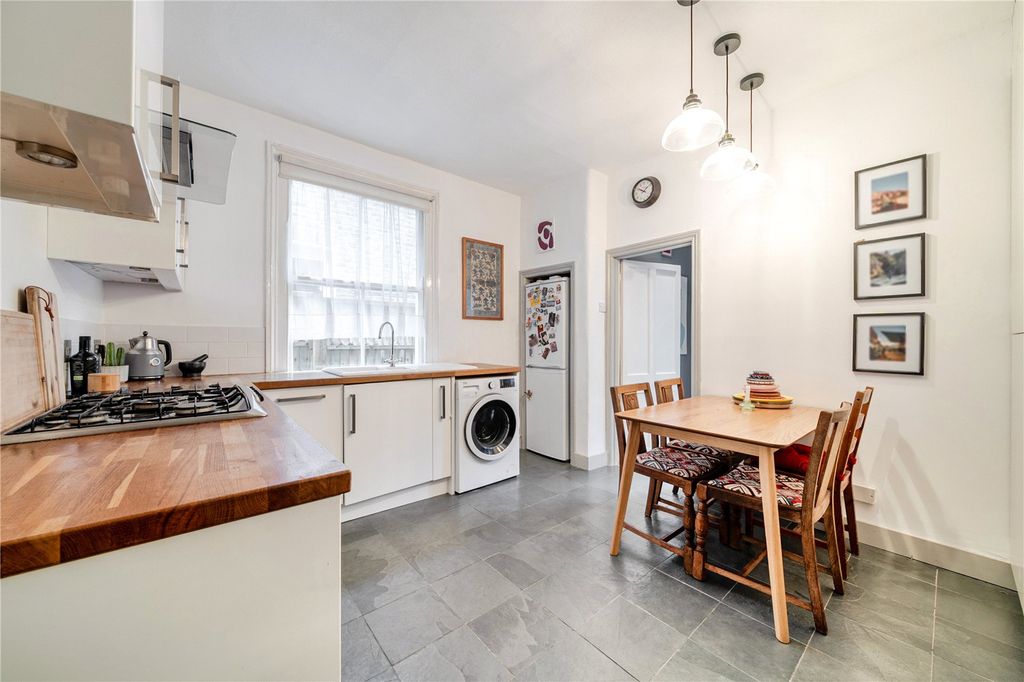 Property photo 3 of 18 Picture No. 13